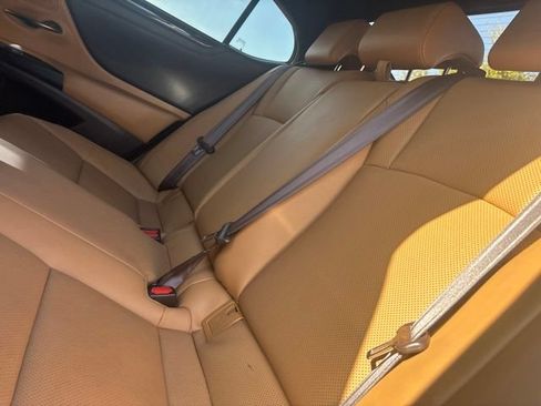 Used 2020 Lexus ES 350 w/ Premium Package FWD image 7