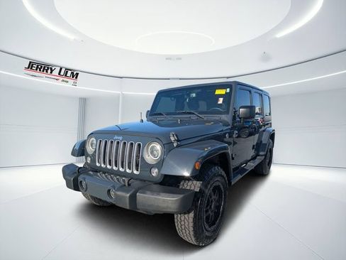 Certified 2017 Jeep Wrangler Unlimited Sahara AWD/4WD image 7
