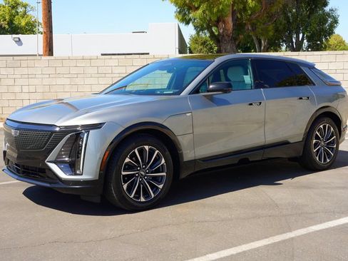 Certified 2024 Cadillac Lyriq Sport AWD/4WD image 3