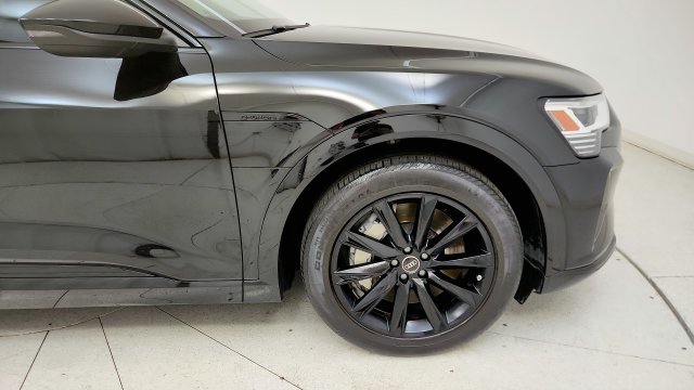 Used 2024 Audi Q8 e-tron Premium AWD/4WD image 21
