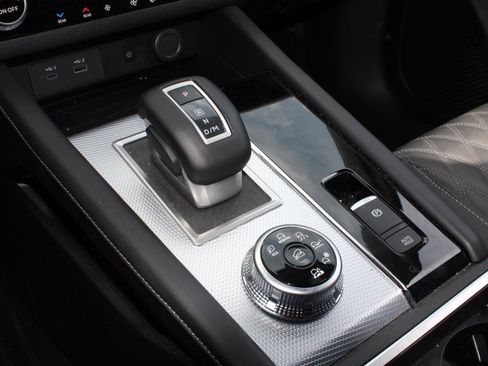 Used 2024 Mitsubishi Outlander SEL image 14