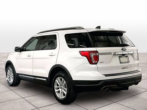 Used 2018 Ford Explorer XLT AWD/4WD image 10