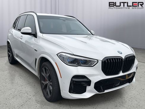 Used 2022 BMW X5 xDrive45e w/ M Sport Package image 3