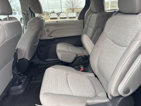 Used 2024 Toyota Sienna LE image 20