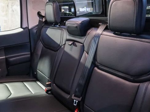 New 2025 Ford Maverick Lariat w/ Black Appearance Package image 18