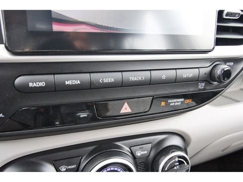 Used 2025 Hyundai Venue SEL FWD image 29