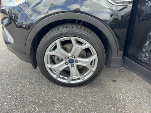 Certified 2019 Ford Escape Titanium image 37