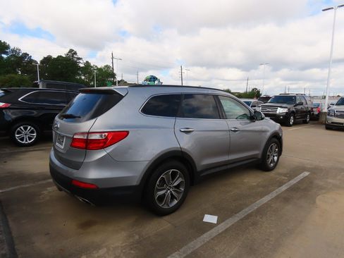 Used 2014 Hyundai Santa Fe GLS image 11