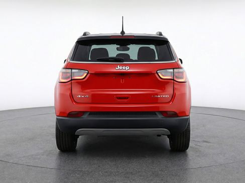 Used 2025 Jeep Compass Trailhawk image 7