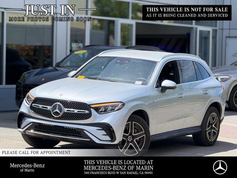 Used 2025 Mercedes-Benz GLC 350e 4MATIC image 2