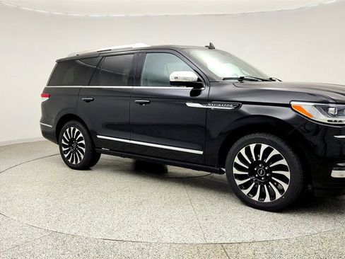 Used 2022 Lincoln Navigator Black Label AWD/4WD image 3