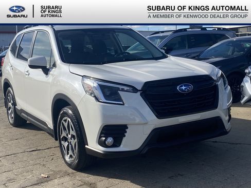 Used 2023 Subaru Forester Premium image 1