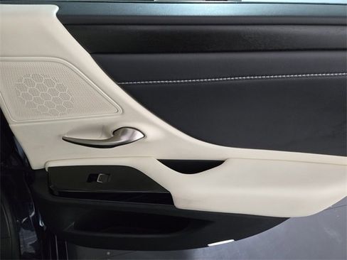 Used 2022 Lexus ES 350 w/ Premium Package image 22