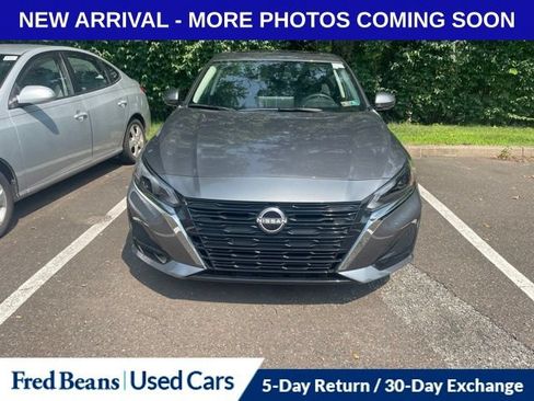 Used 2025 Nissan Altima 2.5 SL FWD image 2