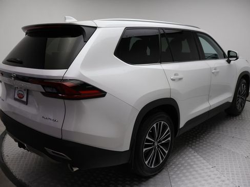 Certified 2026 Toyota Grand Highlander AWD Hybrid image 8