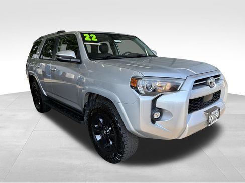 Used 2022 Toyota 4Runner SR5 Premium w/ Moonroof Package AWD/4WD image 3