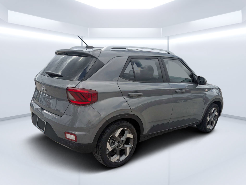 Used 2023 Hyundai Venue SEL FWD image 3