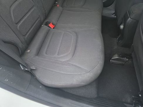 Used 2018 Jeep Renegade Latitude image 28