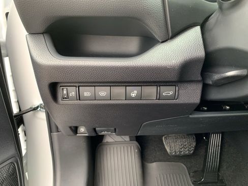 New 2025 Toyota RAV4 XLE image 28