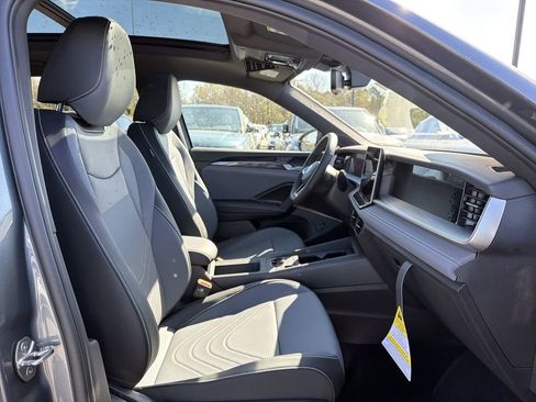 New 2026 Volkswagen Tiguan SE R-Line image 20