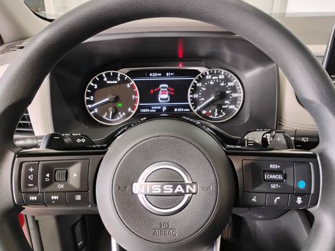 Used 2023 Nissan Rogue SV FWD image 42