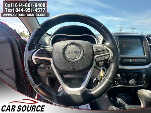 Used 2017 Jeep Cherokee Latitude w/ Safety/Convenience Group AWD/4WD image 12