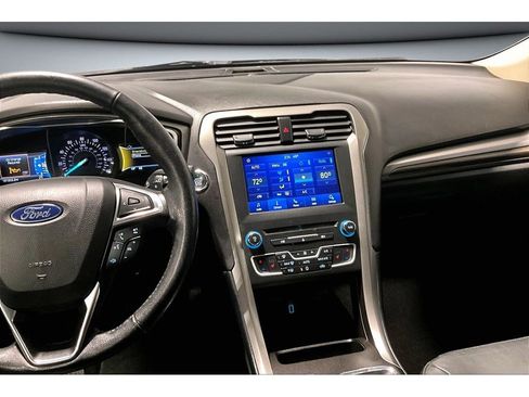 Used 2018 Ford Fusion SE w/ Fusion SE Technology Package image 7
