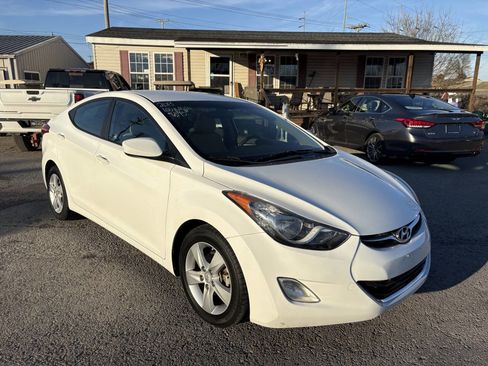 Used 2013 Hyundai Elantra GLS w/ Preferred Pkg image 6