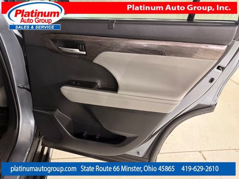 Used 2023 Toyota Highlander Platinum AWD/4WD image 41