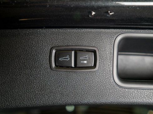 New 2026 Porsche Macan image 37