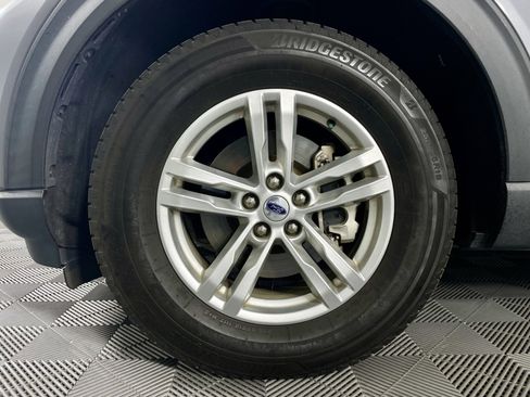 Used 2022 Ford Explorer XLT w/ Class IV Trailer Tow Package image 10