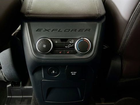 New 2026 Ford Explorer Platinum image 32