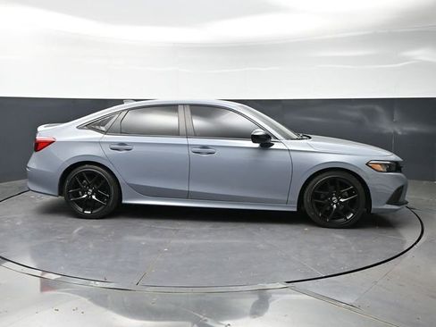 Used 2022 Honda Civic Sport image 4