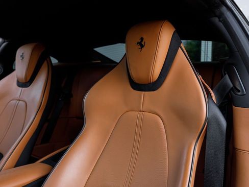 Used 2022 Ferrari Roma RWD image 20