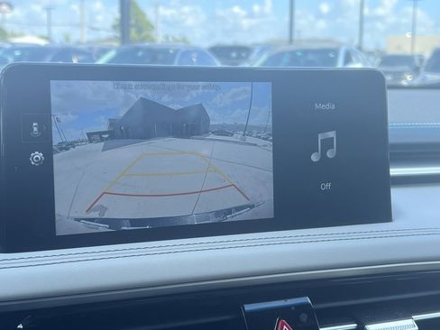 Used 2025 Genesis G70 2.5T image 31