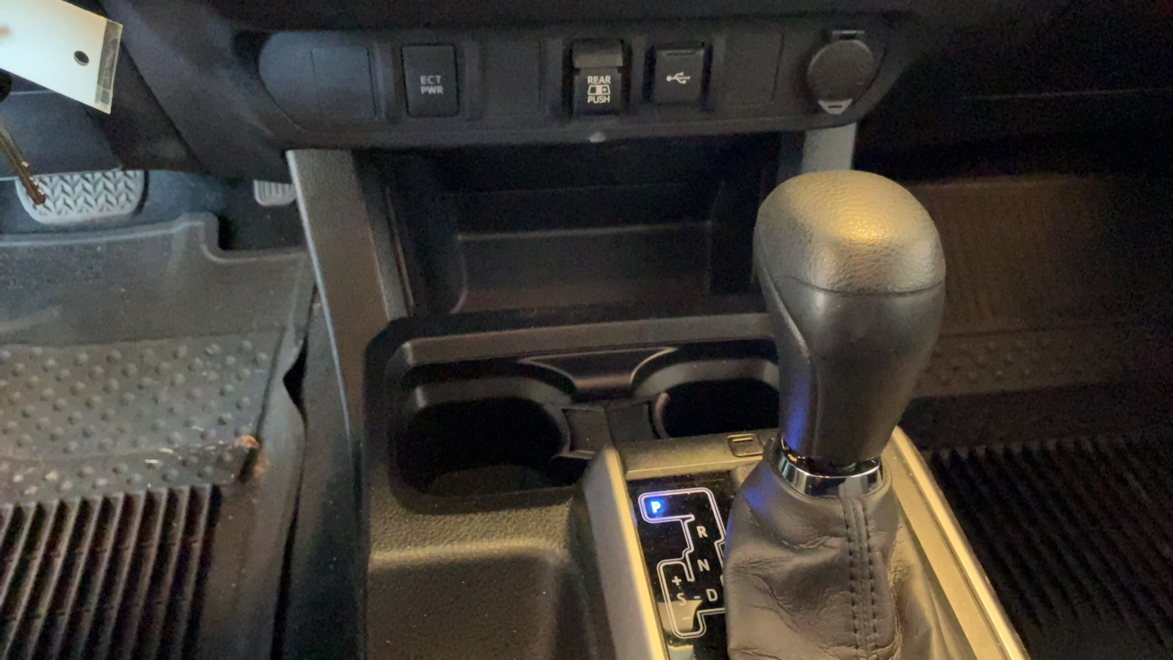 Used 2020 Toyota Tacoma SR5 RWD image 15