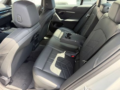 Used 2024 BMW i5 eDrive40i w/ Premium Package RWD image 19