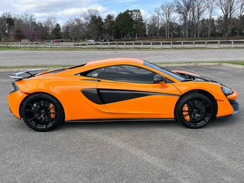Used 2016 McLaren 570S Coupe image 12