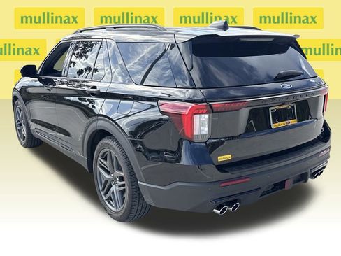 Used 2025 Ford Explorer ST image 9