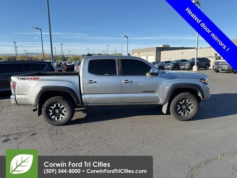 Used 2022 Toyota Tacoma TRD Off-Road image 7
