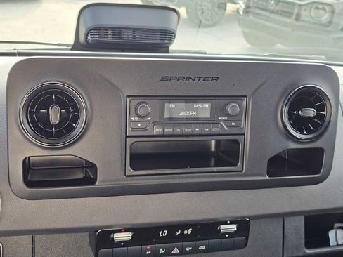 Used 2025 Mercedes-Benz Sprinter 2500 image 30