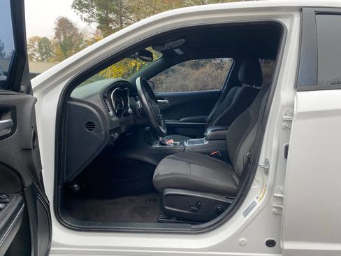 Used 2018 Dodge Charger R/T image 17