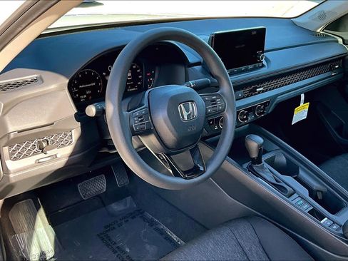 Used 2025 Honda Accord SE image 17