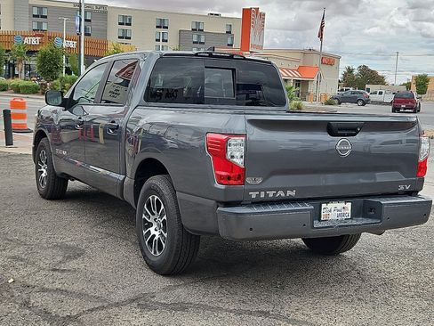 Used 2023 Nissan Titan SV image 3