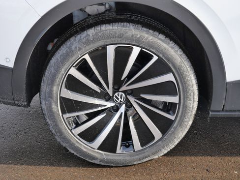 New 2026 Volkswagen ID.4 Pro image 5