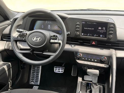 Certified 2026 Hyundai Elantra Sport image 21