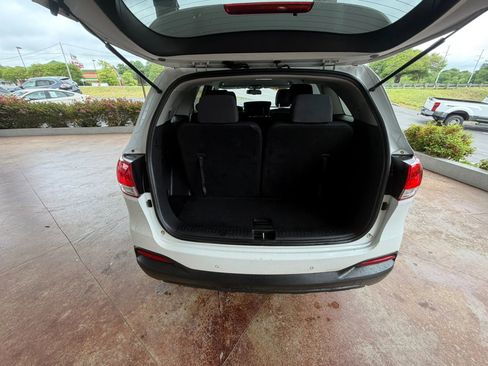 Used 2017 Kia Sorento AWD w/ LX Convenience Package image 23
