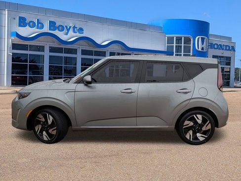 Used 2023 Kia Soul GT-Line image 2