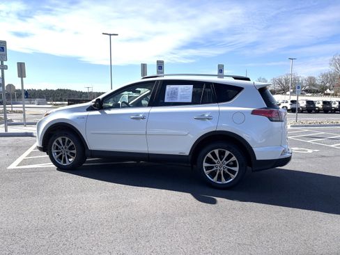 Used 2018 Toyota RAV4 Limited w/ Advanced Technology Package image 5