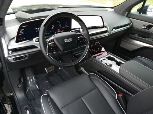 New 2026 Cadillac Vistiq Sport AWD/4WD image 13